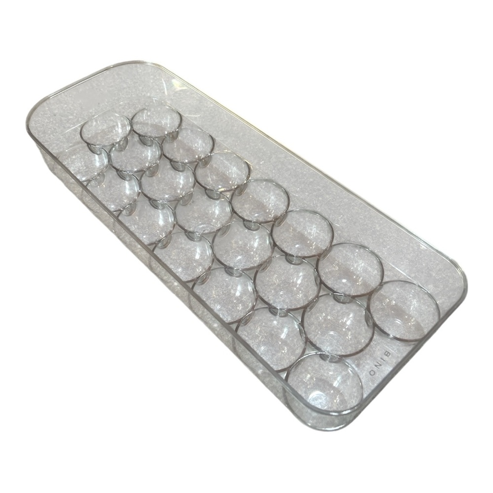 NWOT Bono Clear Acrylic 21 Egg Tray